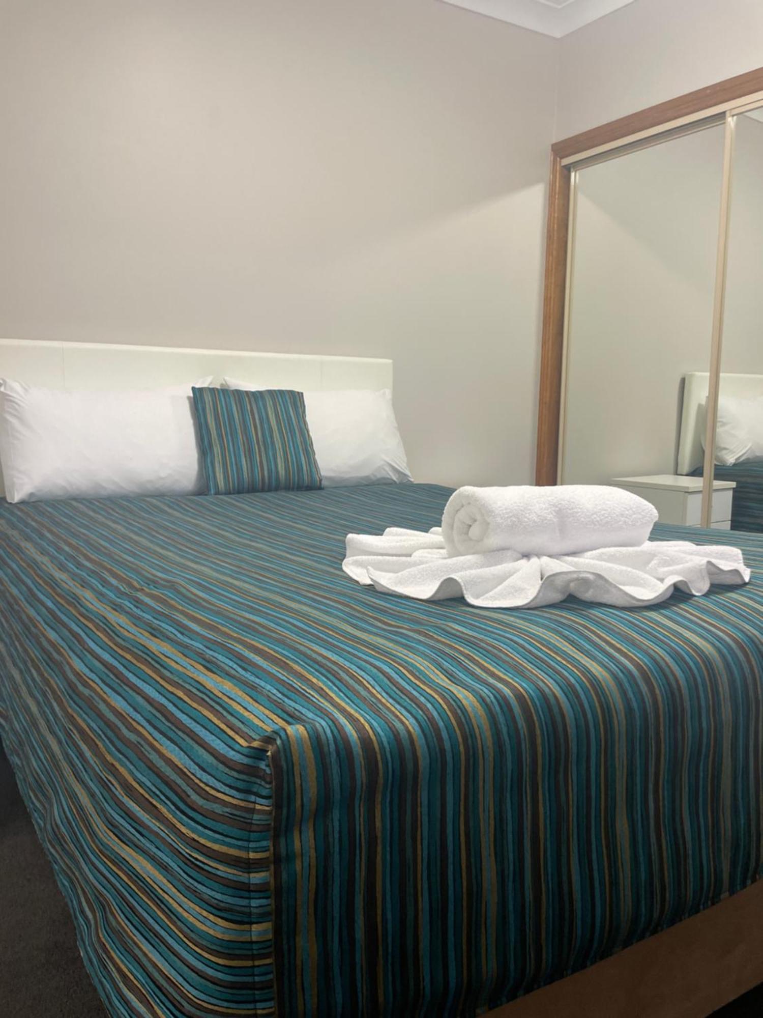 Oasis Inn Ulladulla - Welcoming Guests 18 Years And Older Buitenkant foto