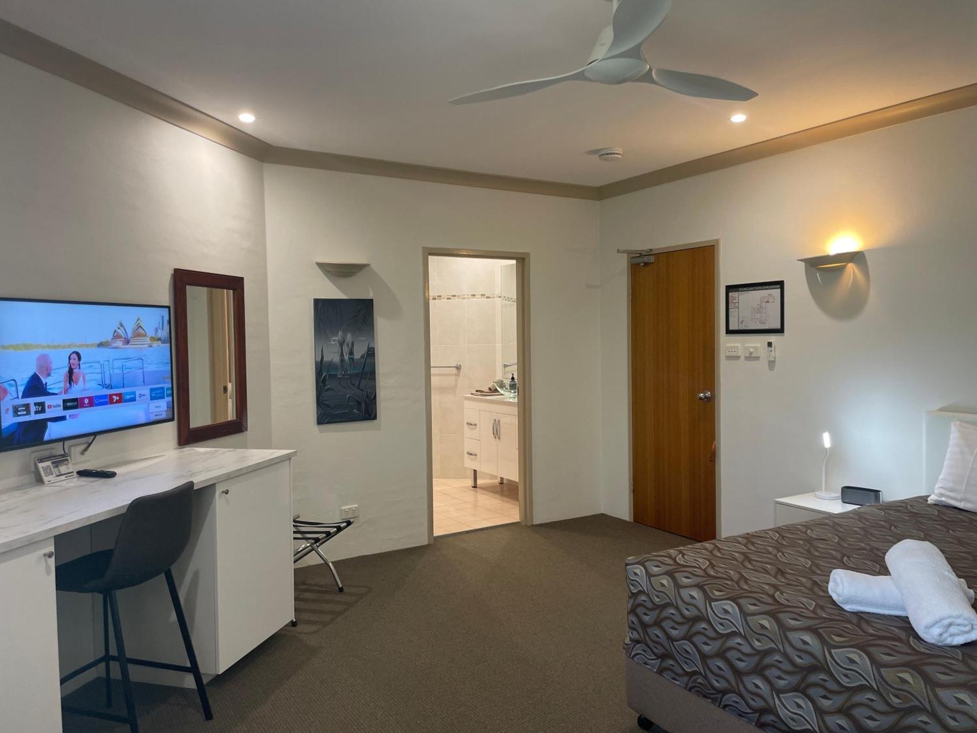 Oasis Inn Ulladulla - Welcoming Guests 18 Years And Older Buitenkant foto
